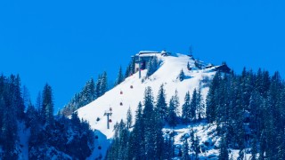 Победителите в спускането и слалома при мъжете от Световната купа