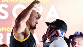 Носителят на титлата във версия WBC в свръхтежката категория на