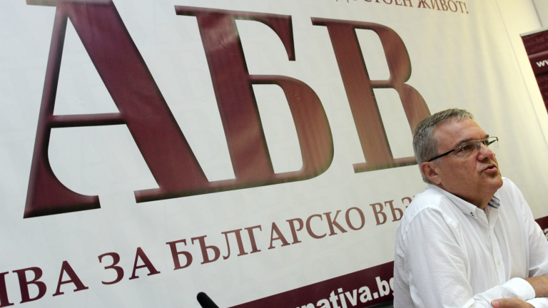 Румен Петков чу само популизъм за извънредното заседание на НС