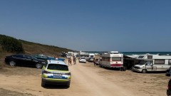 Над 100 глоби за седмица за шофьори, паркирали на плажа 