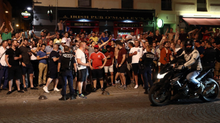 Нови сблъсъци между английски фенове и полицията в Марсилия 