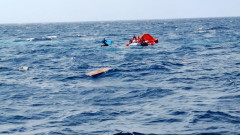 5 загинали и 7 изчезнали, след като лодка с мигранти потъна край Тунис