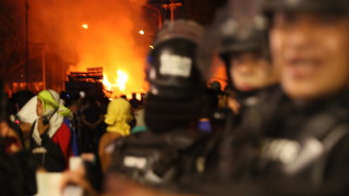 Най малко 46 души са загинали а 60 други са били