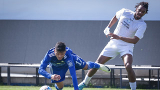 Халфът Нейтън Олдър който играе като преотстъпен в Спортист Своге