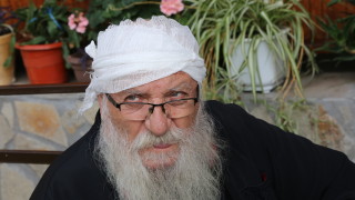 Известният с благотворителната си дейност свещеник отец Иван от Нови