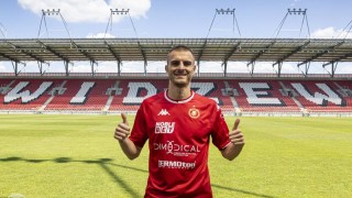 Юношата на ЦСКА Божидар Чорбаджийски дебютира с победа за Диошдьор