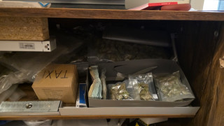 Мъж и жена са задържани снощи по време на стелка