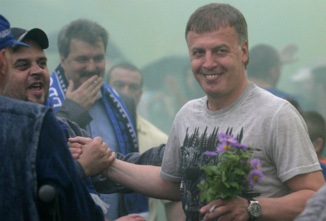 Стотици фенове приветстваха Сираков