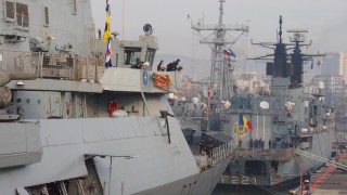 Кораби на НАТО, патрулиращи в Черно море, са на посещение в Бургас и Варна