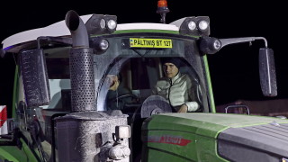 Румънски фермери блокираха пункт на румънско украинската граница в четвъртък съобщи