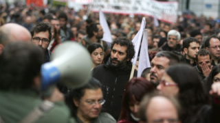 Имигранти окупираха университета в Атина