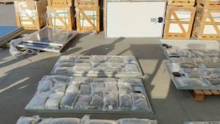 Митническите служители от отдел Борба с наркотрафика към ТД Митница