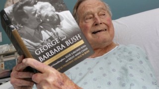 Изписаха от болницата Джордж Буш - старши
