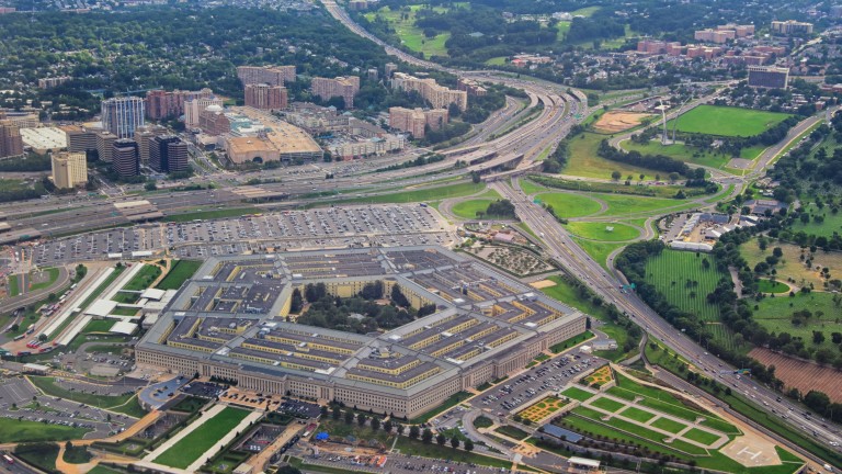 Пентагонът се включва в Covid имунизацията в САЩ с 1000 военни 