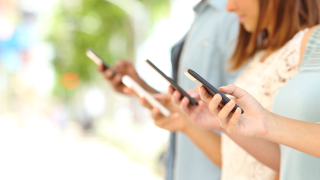 Хиляди гръцки граждани си инсталираха ново приложение пуснато от Министерството