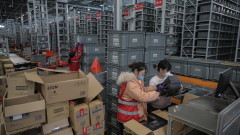 Големи международни корпорации вече усещат тежестта от локдауните в Китай