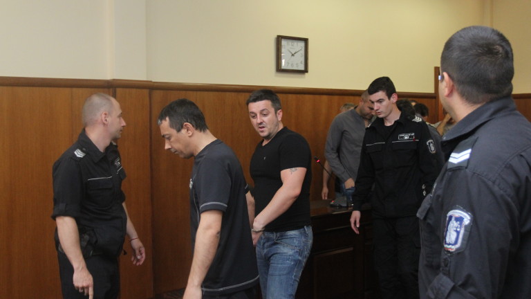 Съдът потвърди ареста на 8-те митничари от "Кулата"