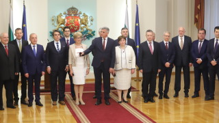 това означава че цялата власт е в ръцете