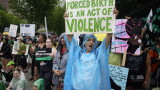  Администрацията на Байдън изиска Върховният съд да отбрани правото на аборт 