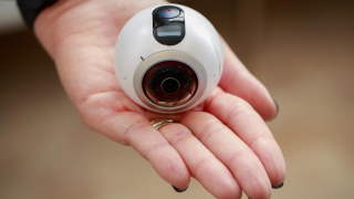 Новата камера The Gear 360 на Samsung записва всичко