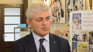 Министрите от кабинета предлагат вторият български космонавт Александър Александров да
