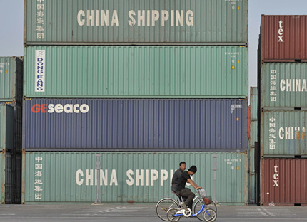 Низходящият тренд на китайската външна търговия може да се запази и през 2013 г. 