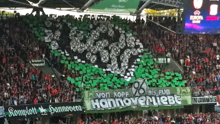 Защитникът на втородивизионния германски Хановер 96 Тимо Хюберс е с