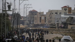 Израел застреля шестима палестинци на опашка за хуманитарна помощ