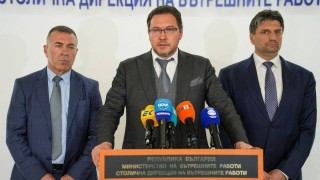 Двама непълнолетни нападната 15 годишно момче в метрото и се опитаха