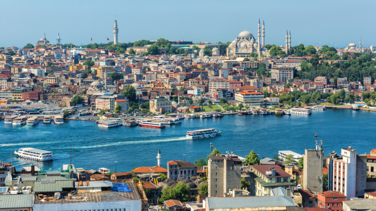 Тероризмът съсипва туризма в Турция