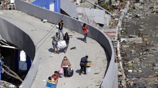 Над 800 са загиналите в Индонезия