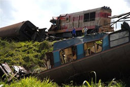 3-ма загинали и 93 ранени при сблъсък на 2 пътническа влака в Куба