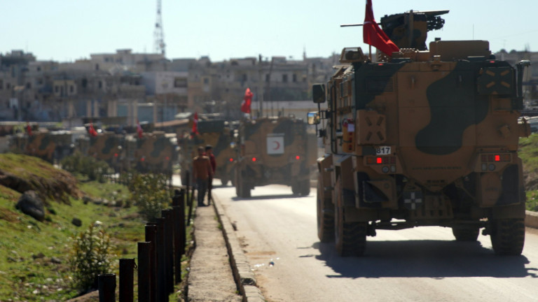 Турски военни превозни средства преминаха в североизточна Сирия в неделя,