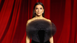 Ева Лонгория бе сред звездите които застанаха плътно до Камала