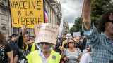  Италия и Франция с повече имунизирани макар митинги за здравния Covid пропуск 