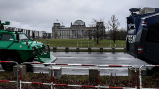 Германия ще задържа антиваксъри с жълта звезда за подбуждане на омраза