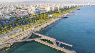 Кипърската полиция съобщи в събота че е арестувала 13 души