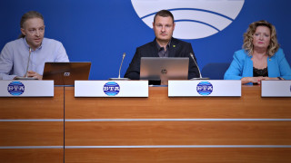 Фирмата Компютър нет сървисис в която 74 от собствеността е