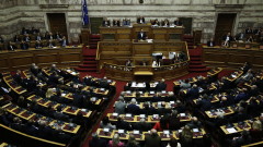 Гръцкият парламент одобри ускорено експулсиране на мигранти