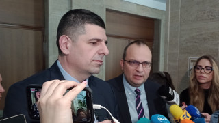 Регулаторите няма да се сменят докато не е ясен механизмът