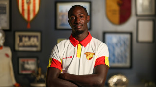 Полузащитникът на Славия Исак Соле публикува поредица емоционални сторита в