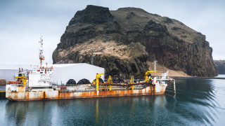 Изглежда Русия е започнала да събира тъмен флот от танкери