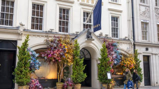 Загубите на аукционната къща Sotheby s повече от два пъти нараснаха