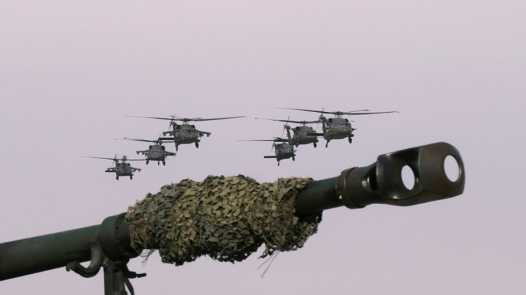 САЩ доставиха военни хеликоптера Black Hawk на Хърватия, която участва