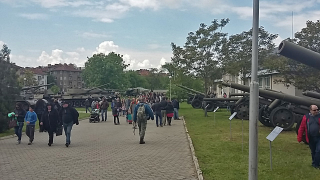 Стотици хапнаха войнишка чорба и „покараха” МиГ-21 във Военноисторическия музей