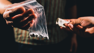 Задържаха дилър на три вида наркотици в Търговище 37 годишният
