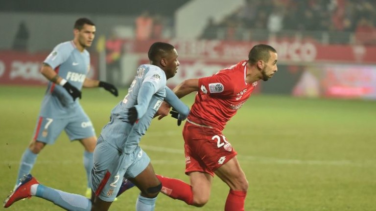 Монако продължава със стремглавото си пропадане в Лига 1. Тимът