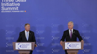 Кабинетът на президента на Румъния Клаус Йоханис съобщи по време