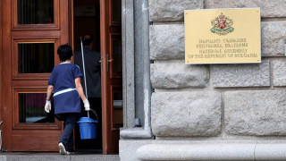 Депутатите ще работят ударно в последния работен ден на 50 ото