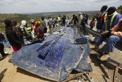 41 загинали в катастрофа на автобус в Кения